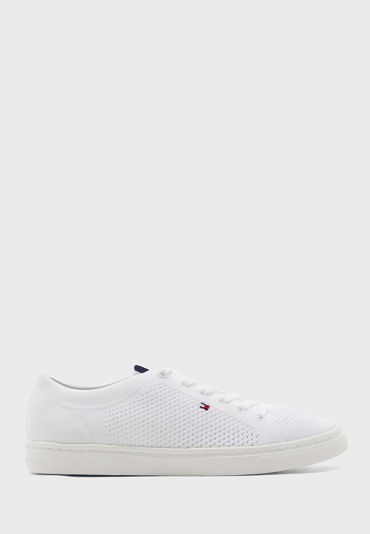 tommy hilfiger lightweight casual sneaker