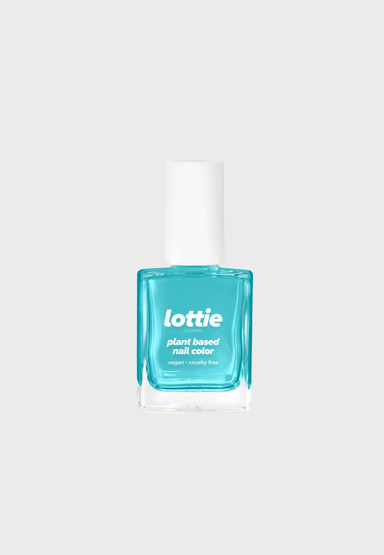 45 Clear Nail Designs That Are Far From Boring