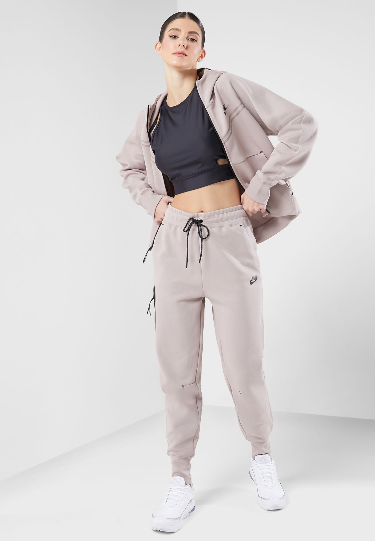 Buy Nike brown Nsw Tech Fleece Essential Sweatpants for Kids in Dubai ...