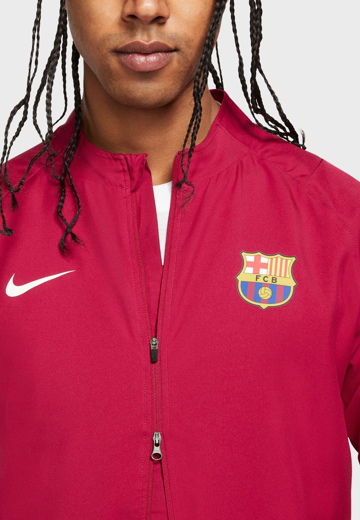 بدلة رياضية بشعار نادي برشلونة 