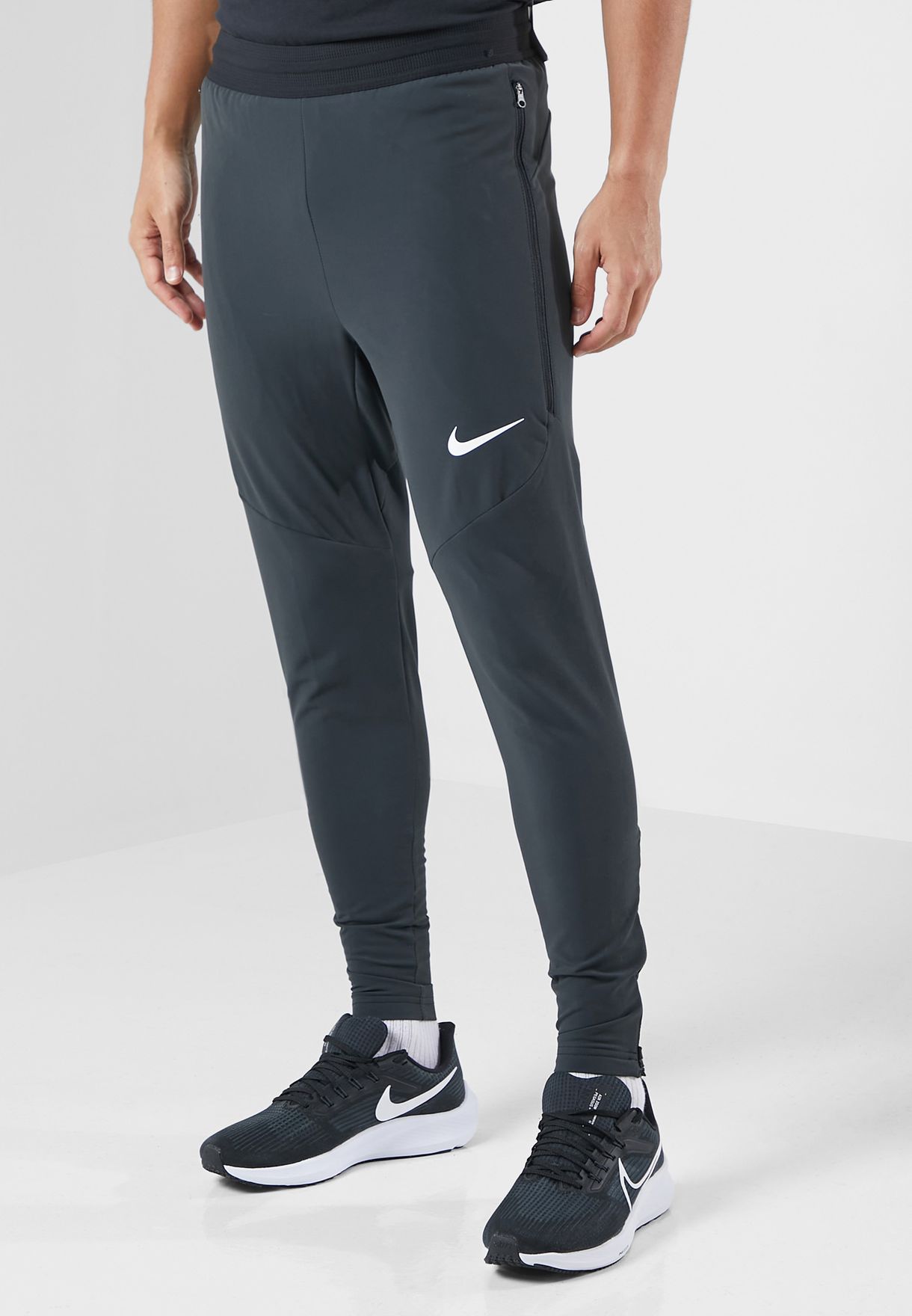 nike training flex vent max sweatpants in khaki