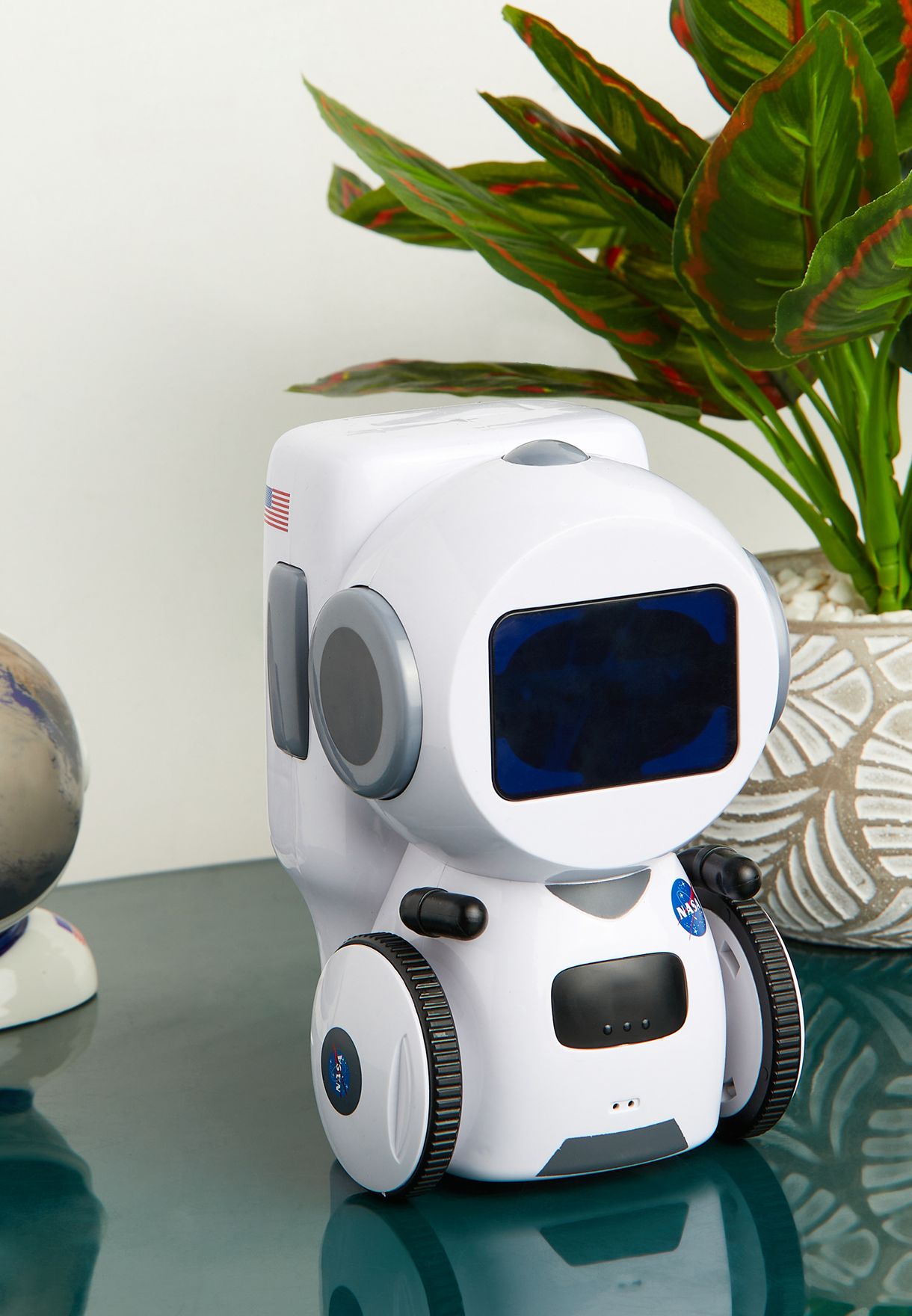 Nasa Interactive Robot Astronaut
