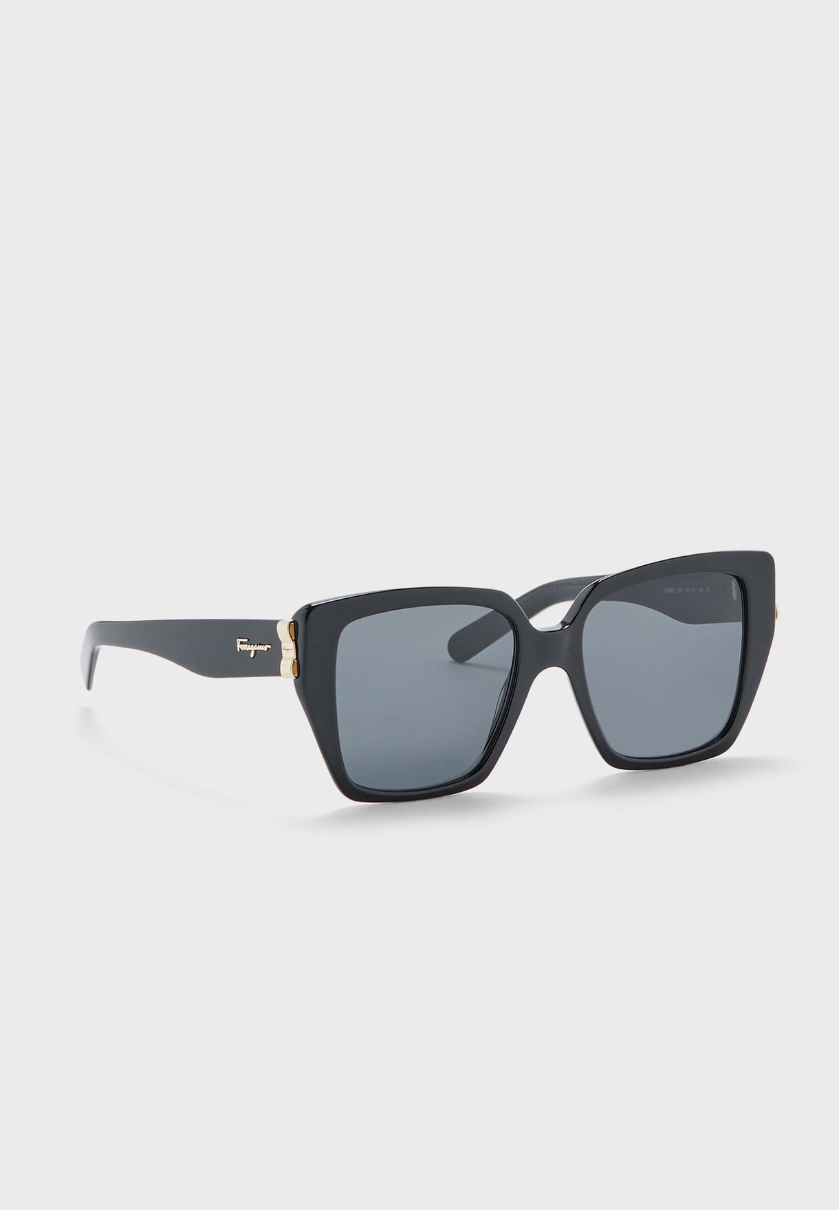 Buy Salvatore Ferragamo black SF968S Wayfarer Sunglasses for Women in ...