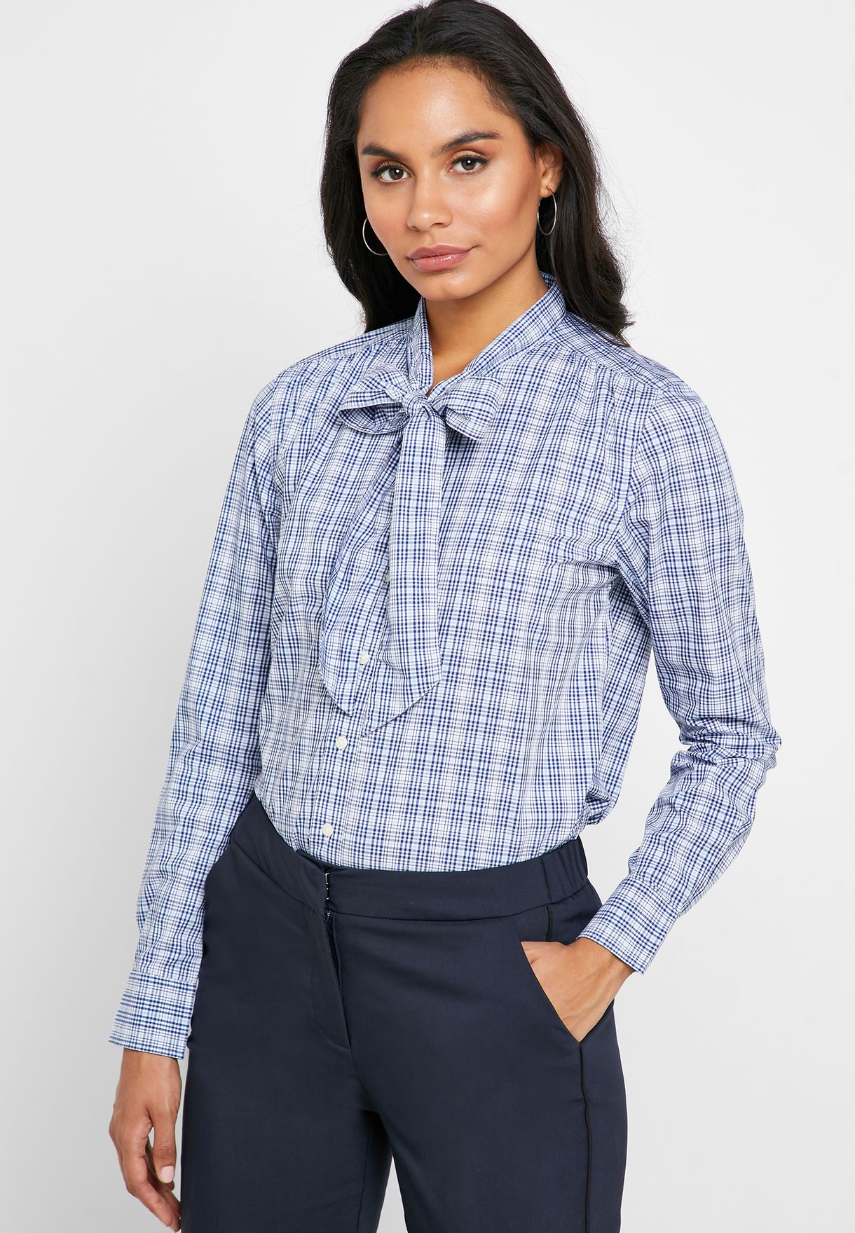 how to wear a checked shirt female