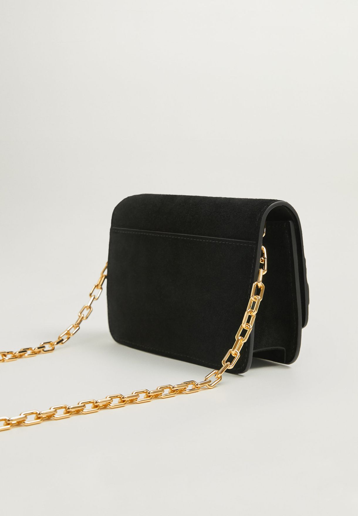 chain detail crossbody bag