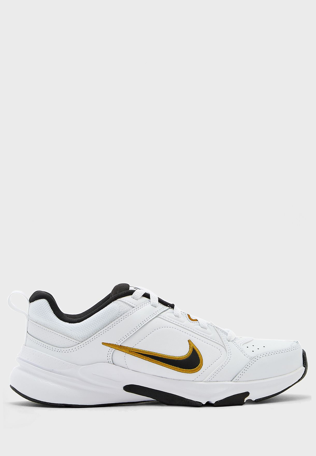 Buy Nike white Defyallday for Men in MENA, Worldwide