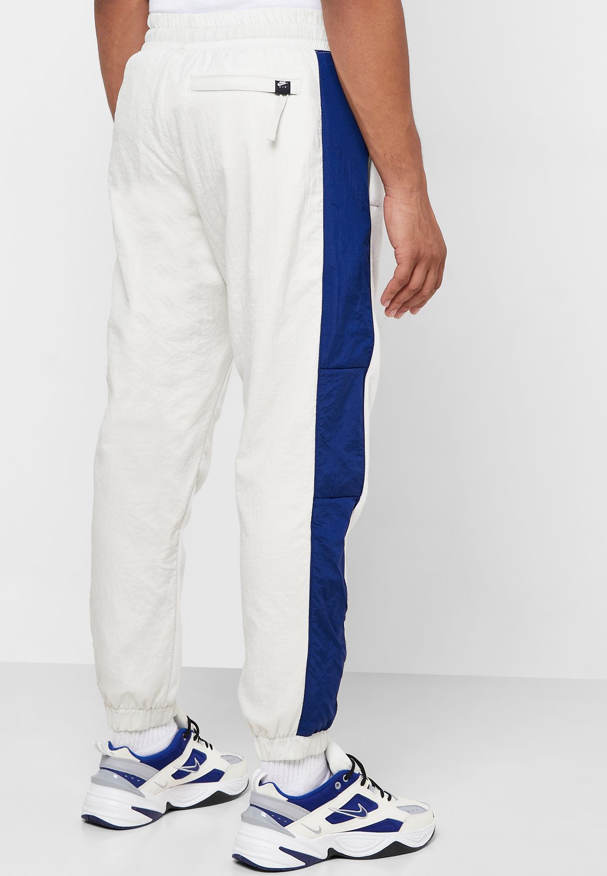 styling white sweatpants