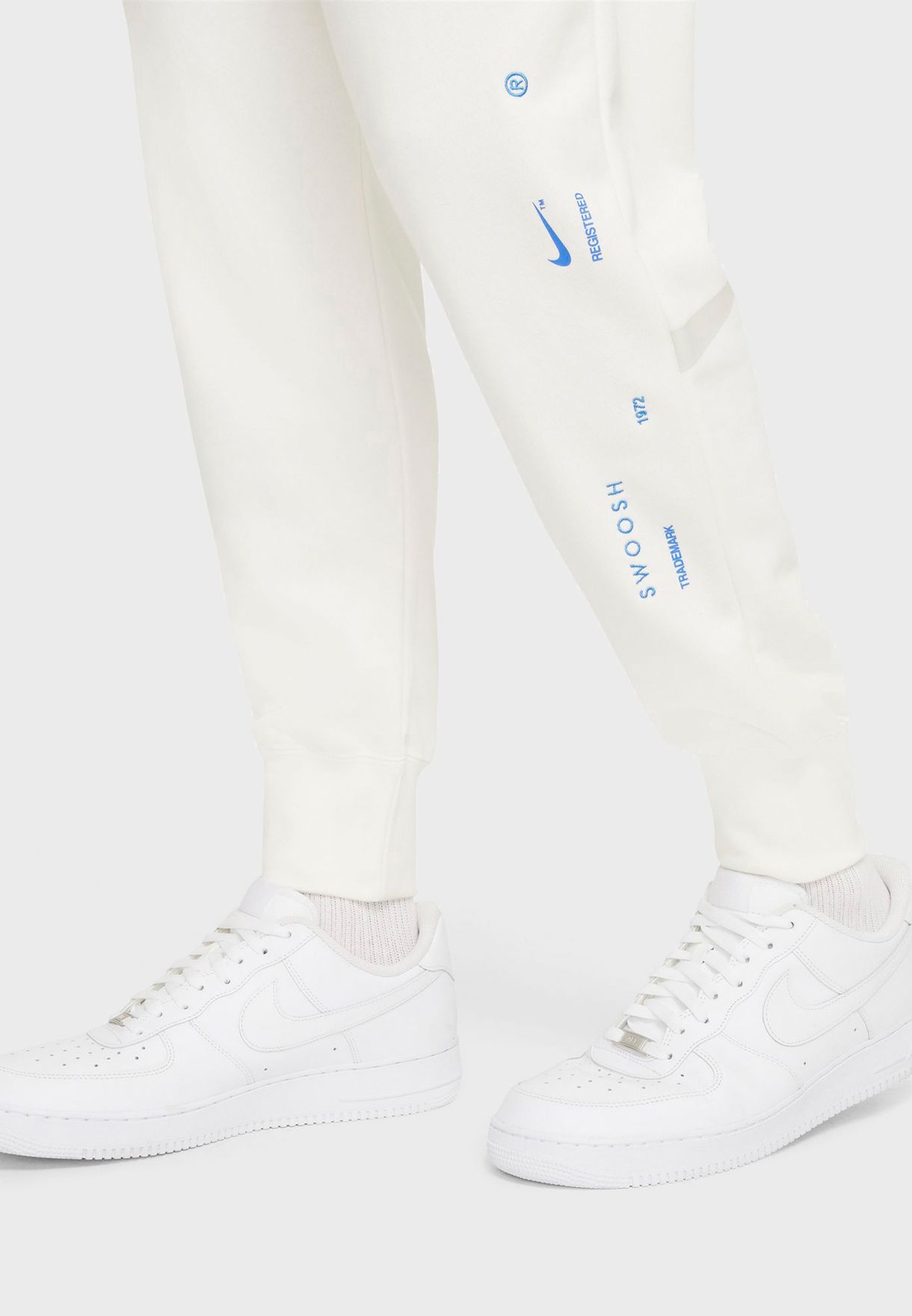 nike nsw swoosh sweatpants