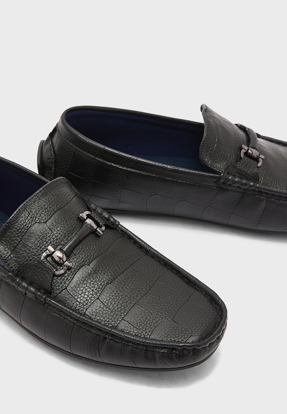 Buckle Details Loafers