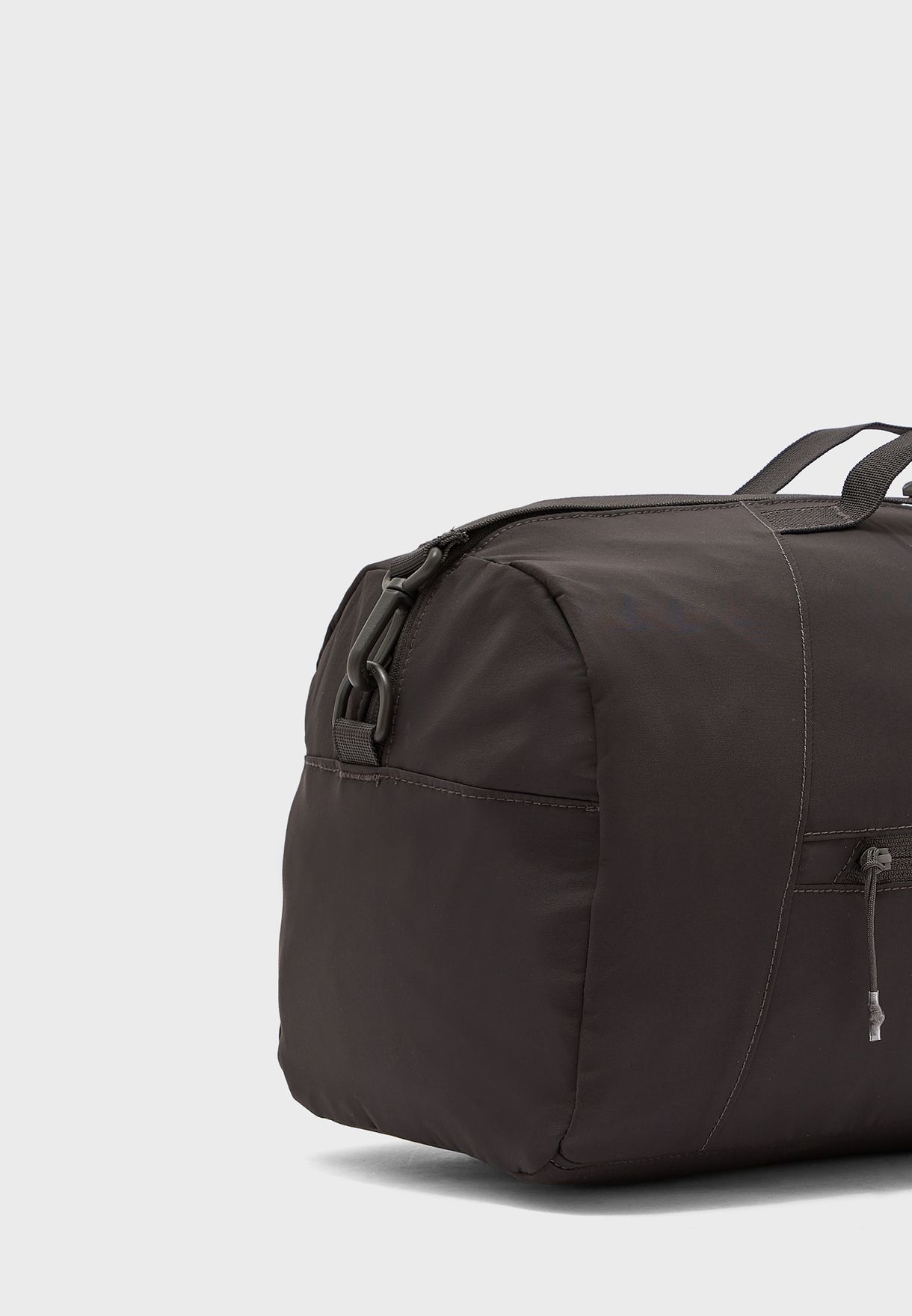 women's ua essentials 2.0 duffle