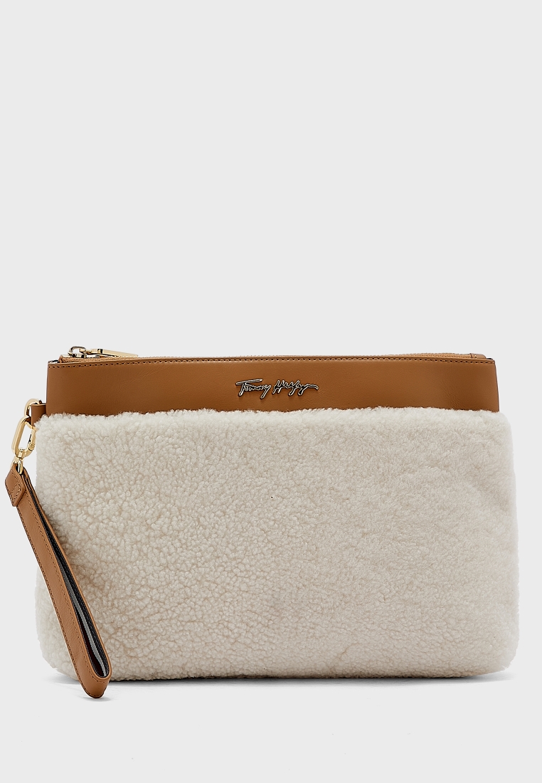 Buy Tommy Hilfiger Iconic Leather Clutch for Women in Abu Dhabi