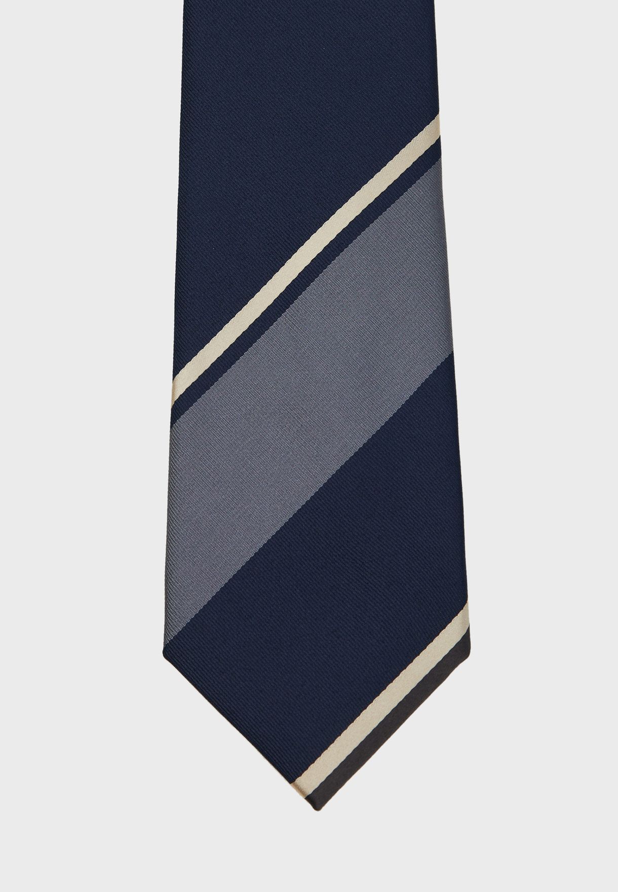 ربطة عنق مزينة بنمط كتل الالوان