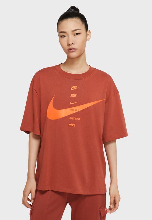 Nike Women T-shirts | 25-75% OFF | Buy 