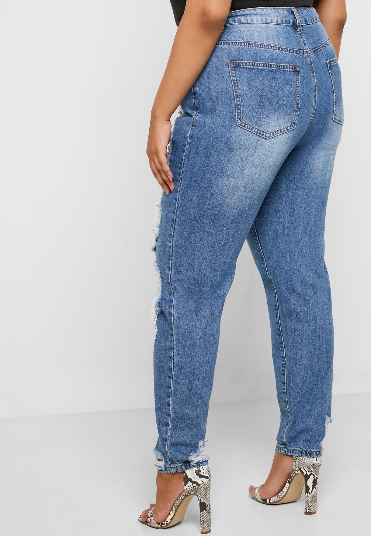 Buy Missguided Curve Blue Riot High Waist Ripped Mom Jeans For Women In Dubai Abu Dhabi V9777368