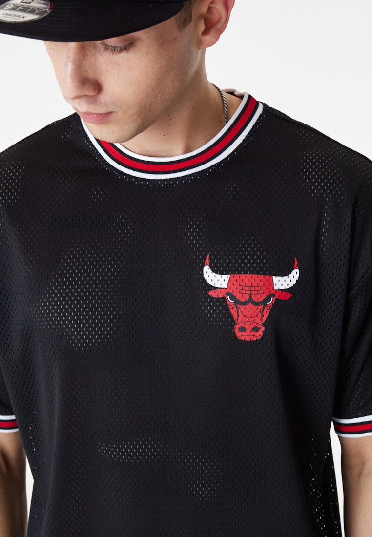 New Era NBA Chicago Bulls oversized applique t-shirt in black