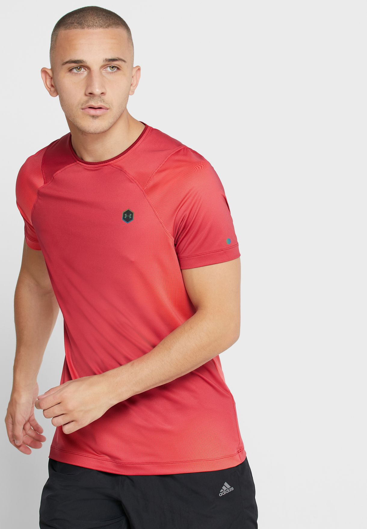 Buy Under Armour red HeatGear Rush T-Shirt for Men in MENA, Worldwide ...