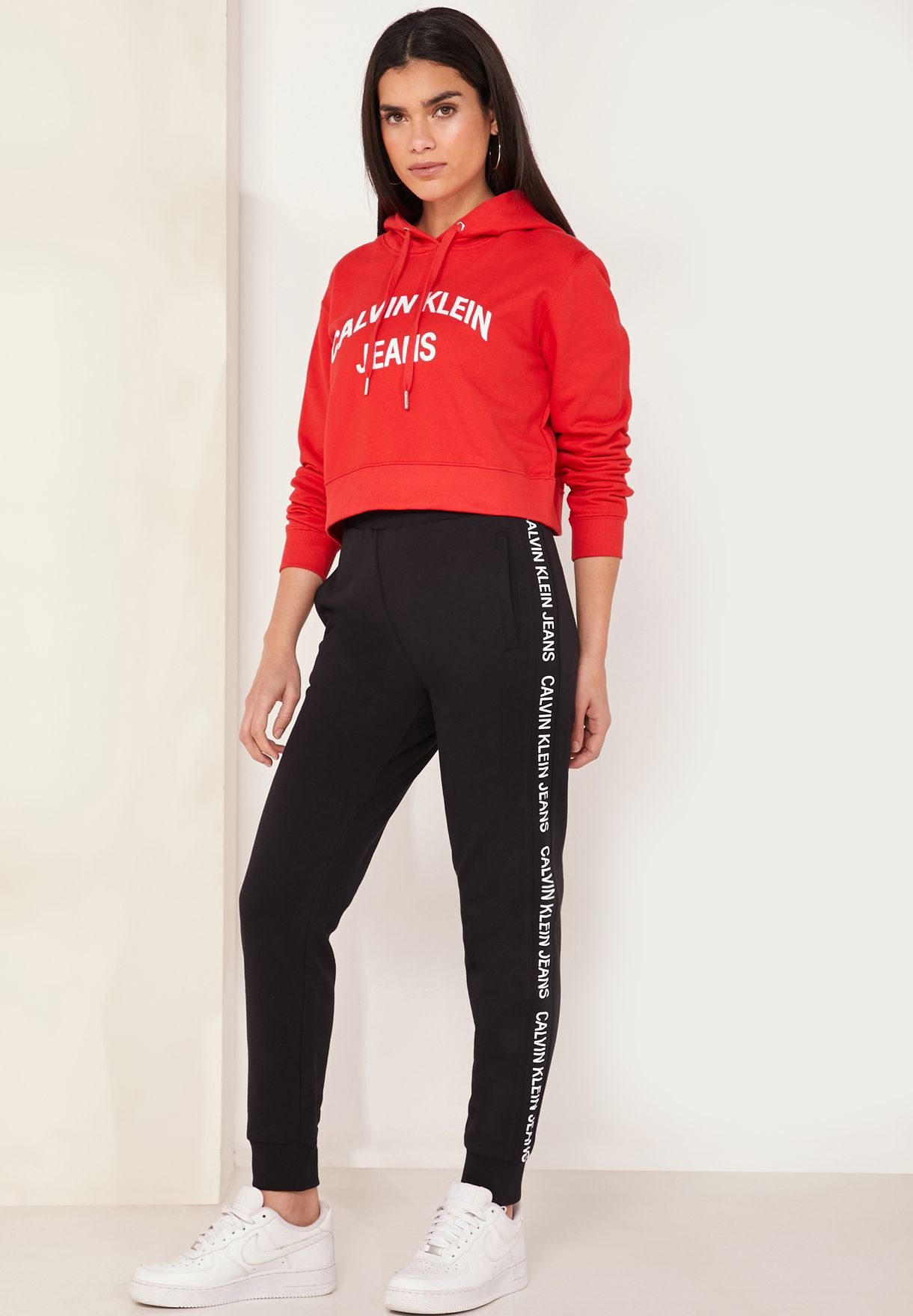 Stijgen AIDS formule Buy Calvin Klein Jeans red Institutional Curved Logo Crop Hoodie for Women  in MENA, Worldwide