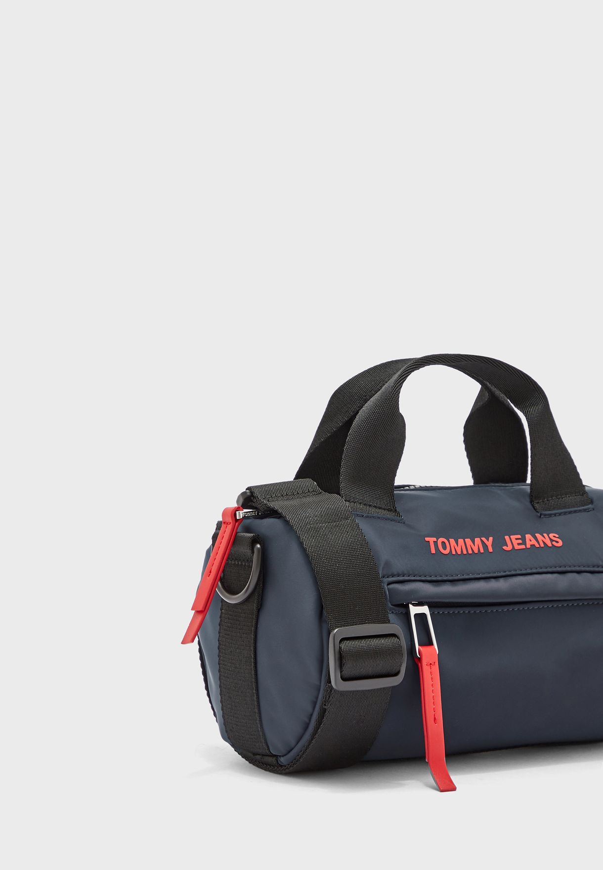 tommy jeans barrel bag