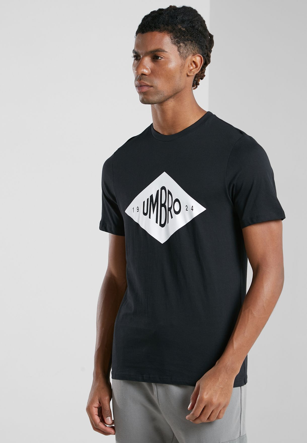 Buy Umbro black 1924 Heritage Logo Graphic T-Shirt for Kids in Riyadh ...