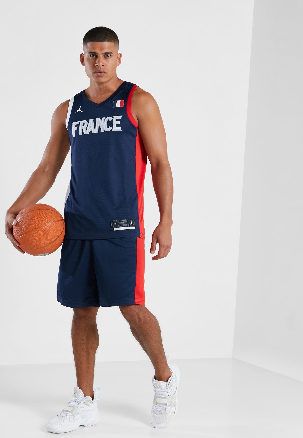 تيشيرت بشعار فريق فرنسا لكرة السلة
