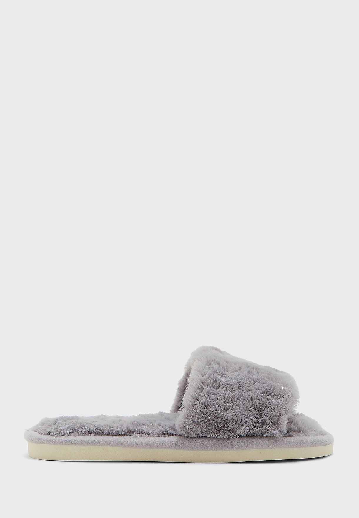 Furry Bedroom Slippers, Eye Cover And Scrunchie Gift Set 