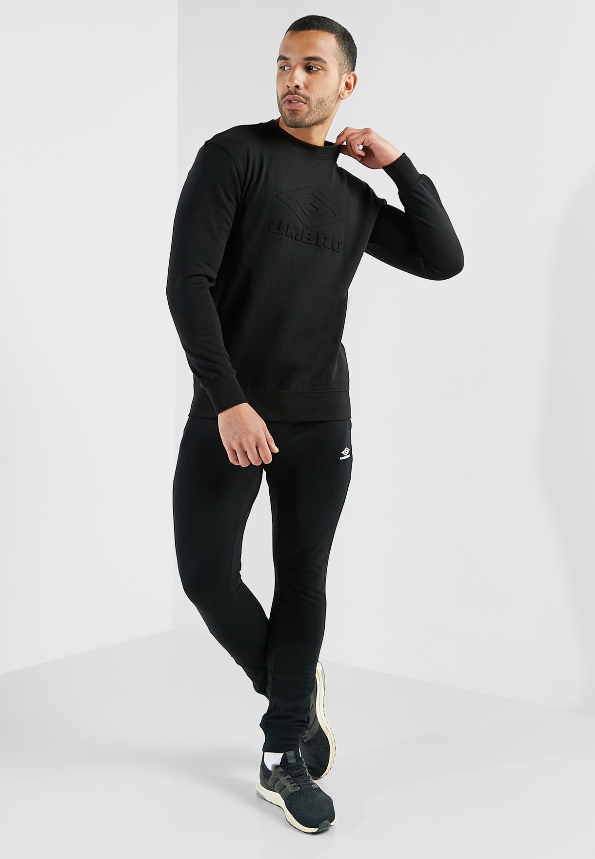 Buy Umbro black Embossed Sweatshirt for Men in MENA, Worldwide