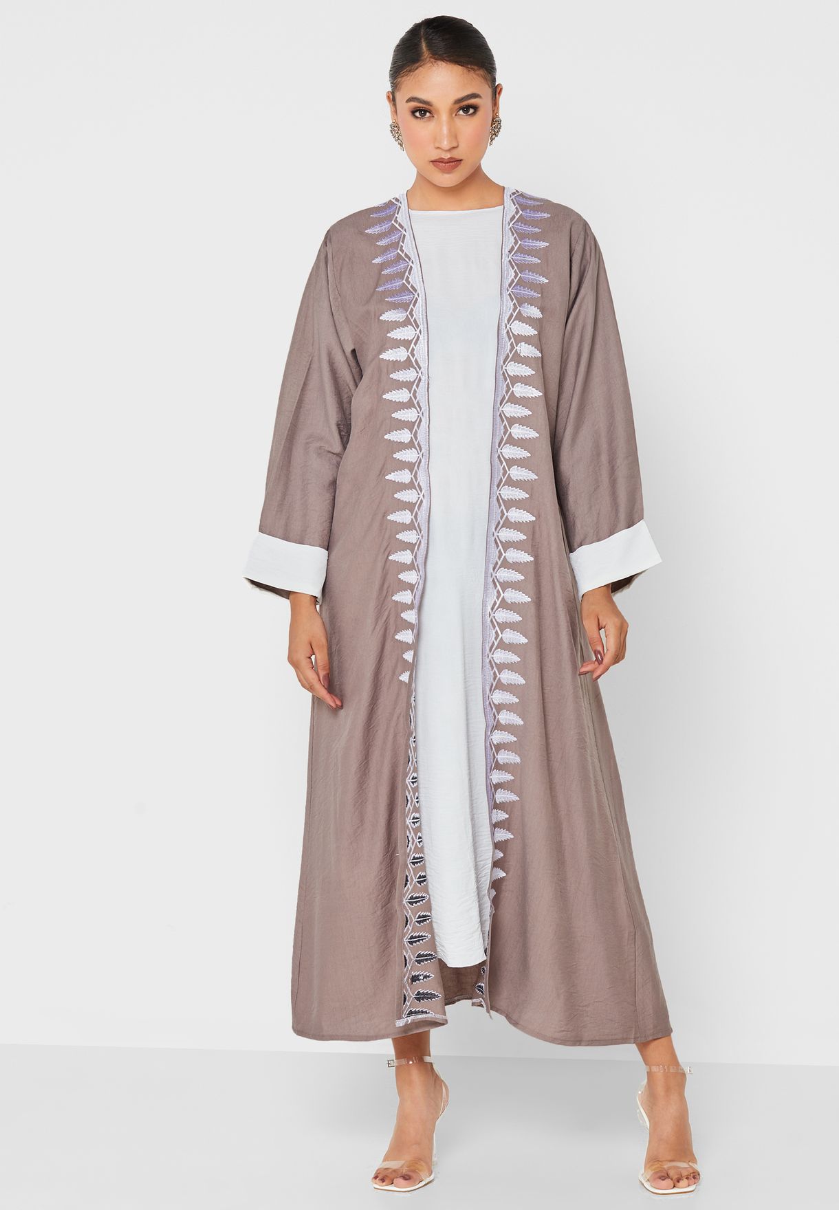 Leaf Design Ruffled Sleeved Abaya