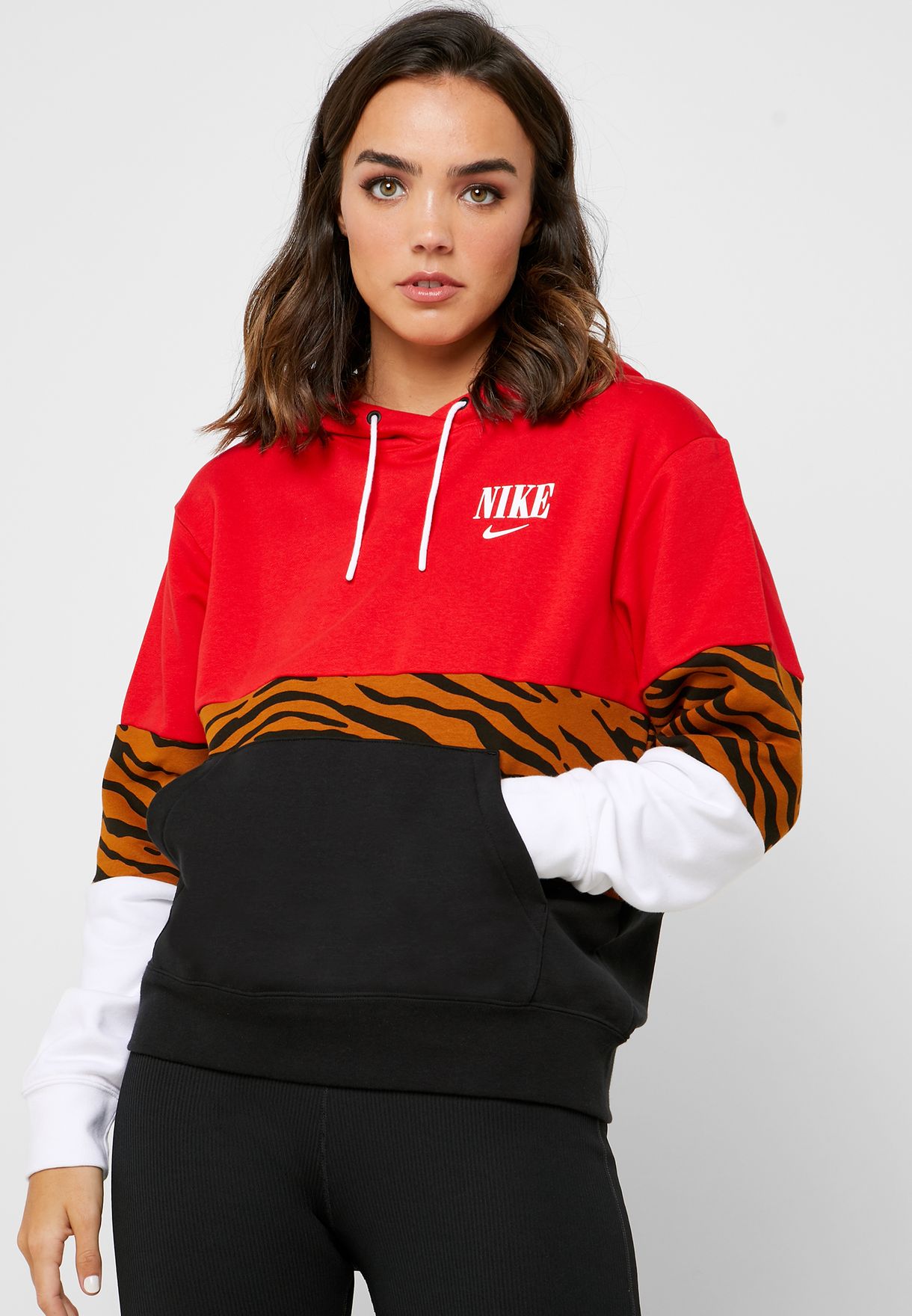 nike essential graphic pullover hoodie