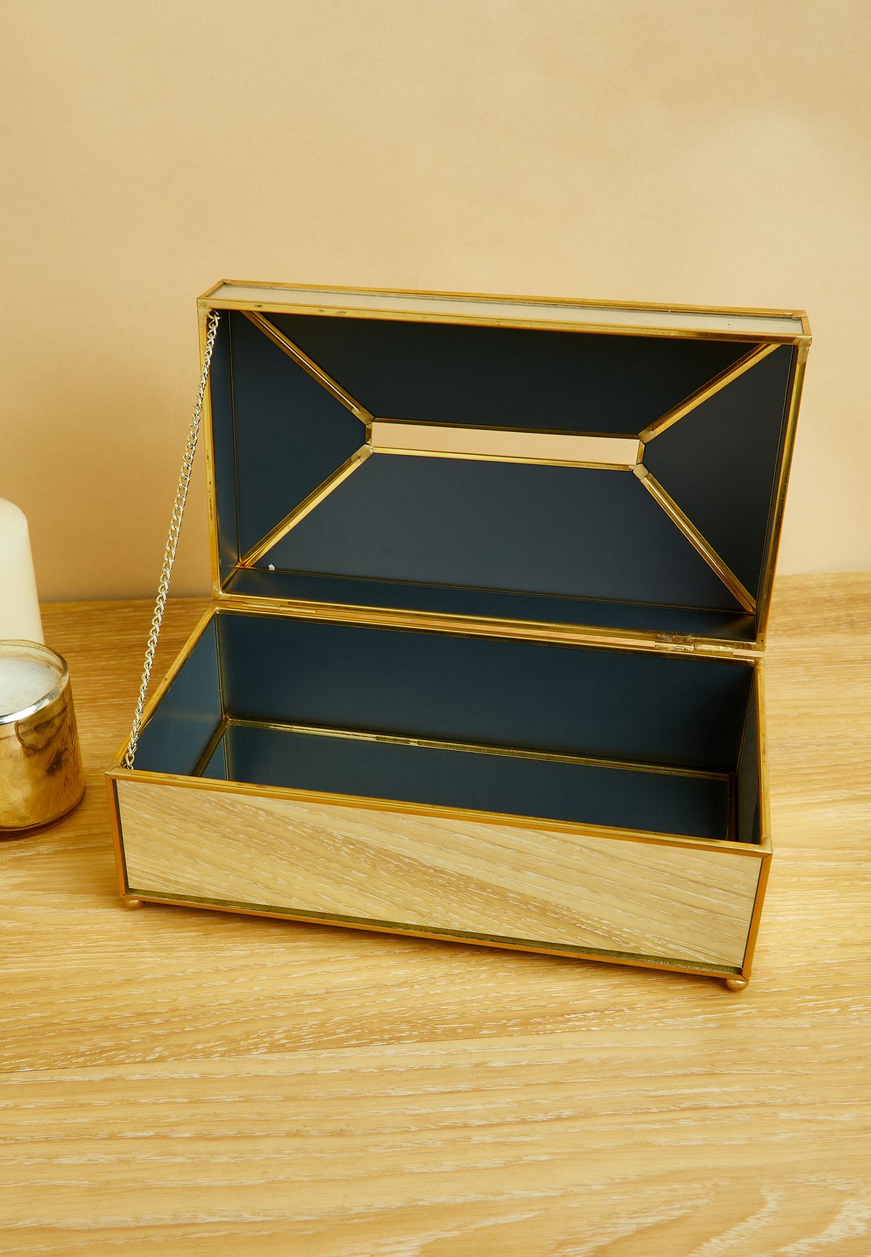 Mirror Finish Tissue Box With Gold Rim