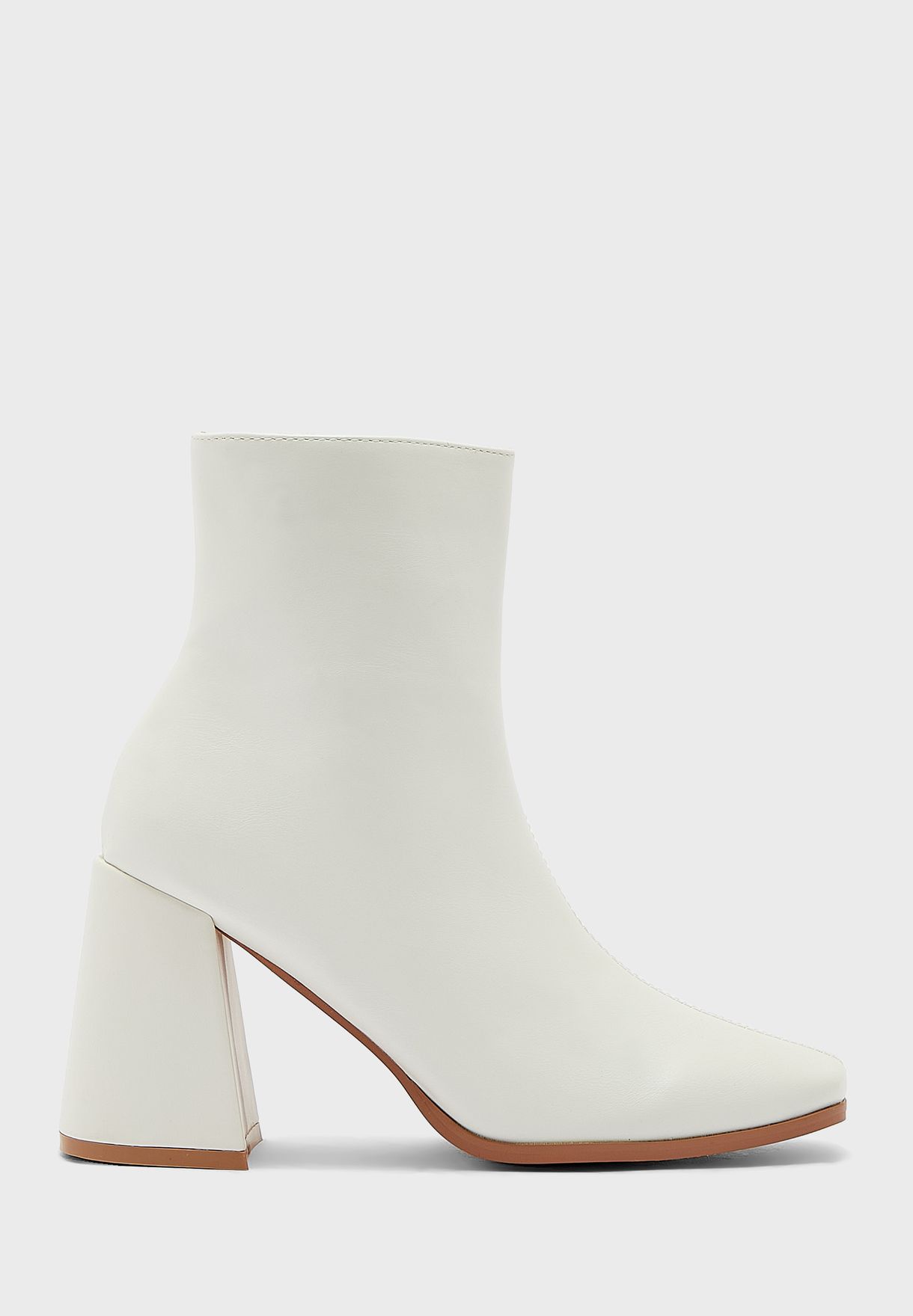 Pointed Flared Heel Bootwhite 
