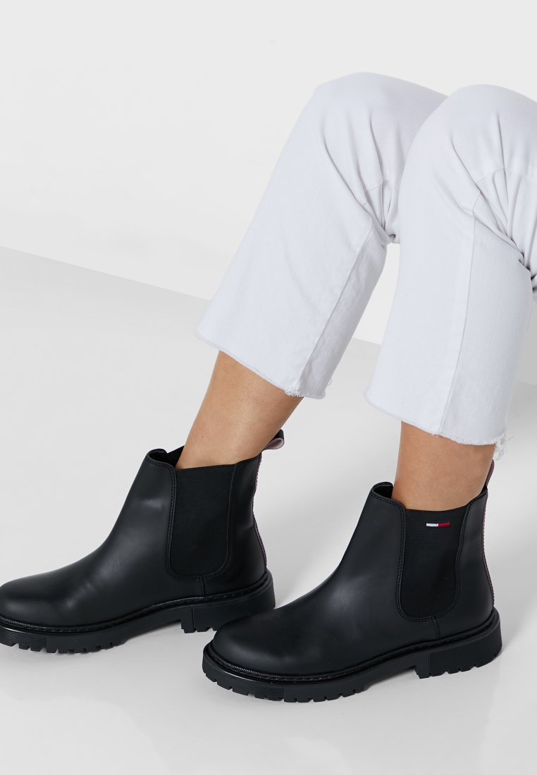 Ter ere van romantisch Leggen Buy Tommy Jeans black Flat Chelsea Boots for Women in MENA, Worldwide