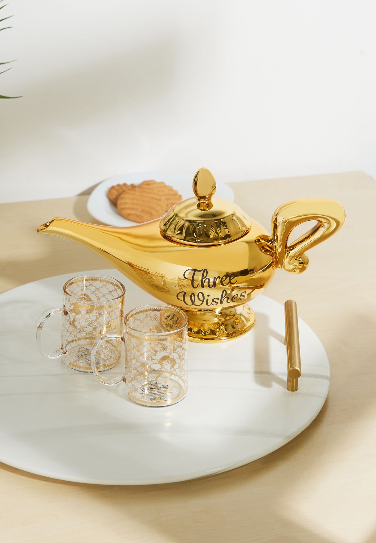 Disney Aladdin Tea Pot and Set of Two Glasses