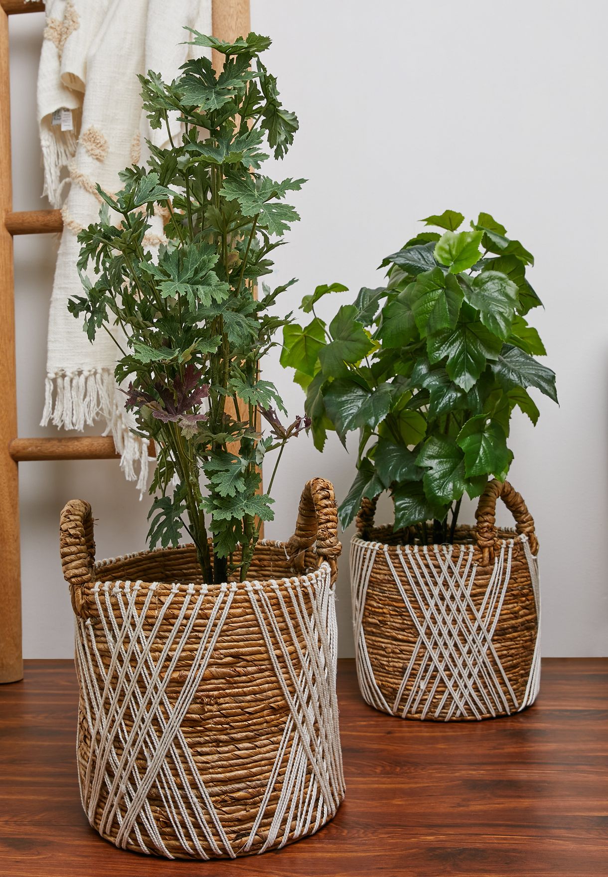 Abyad Set Of 2 Jute Basket Planters