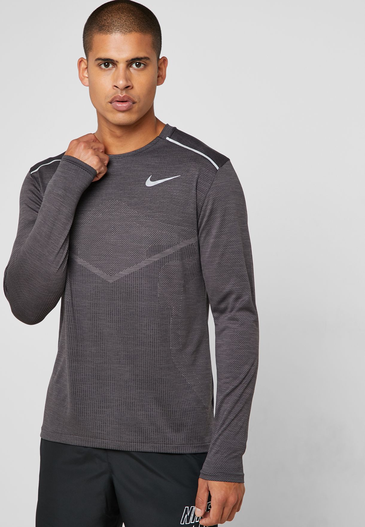 Buy Nike grey TechKnit Ultra T-Shirt for Men in MENA, Worldwide | AJ7626-010
