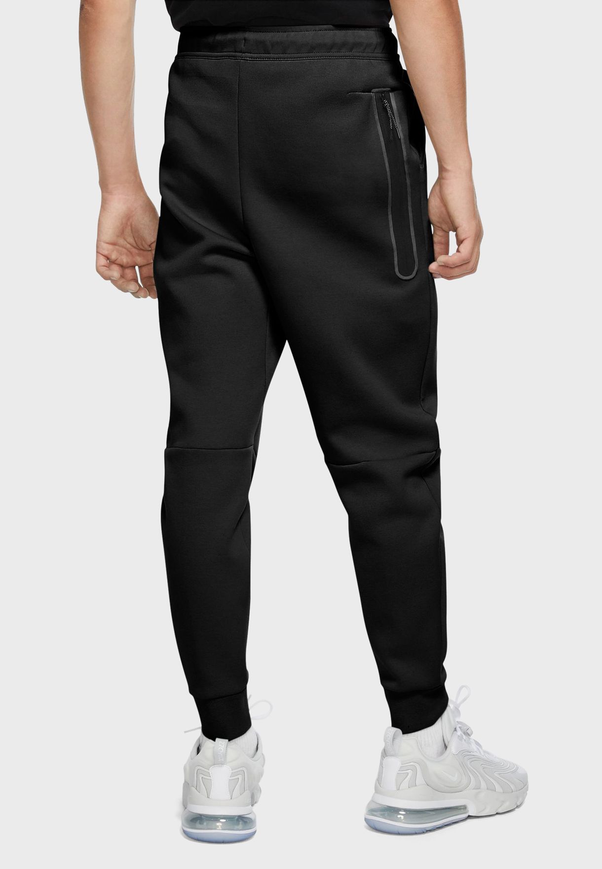 Buy Nike black NSW Tech Fleece Sweatpants for Men in MENA, Worldwide ...