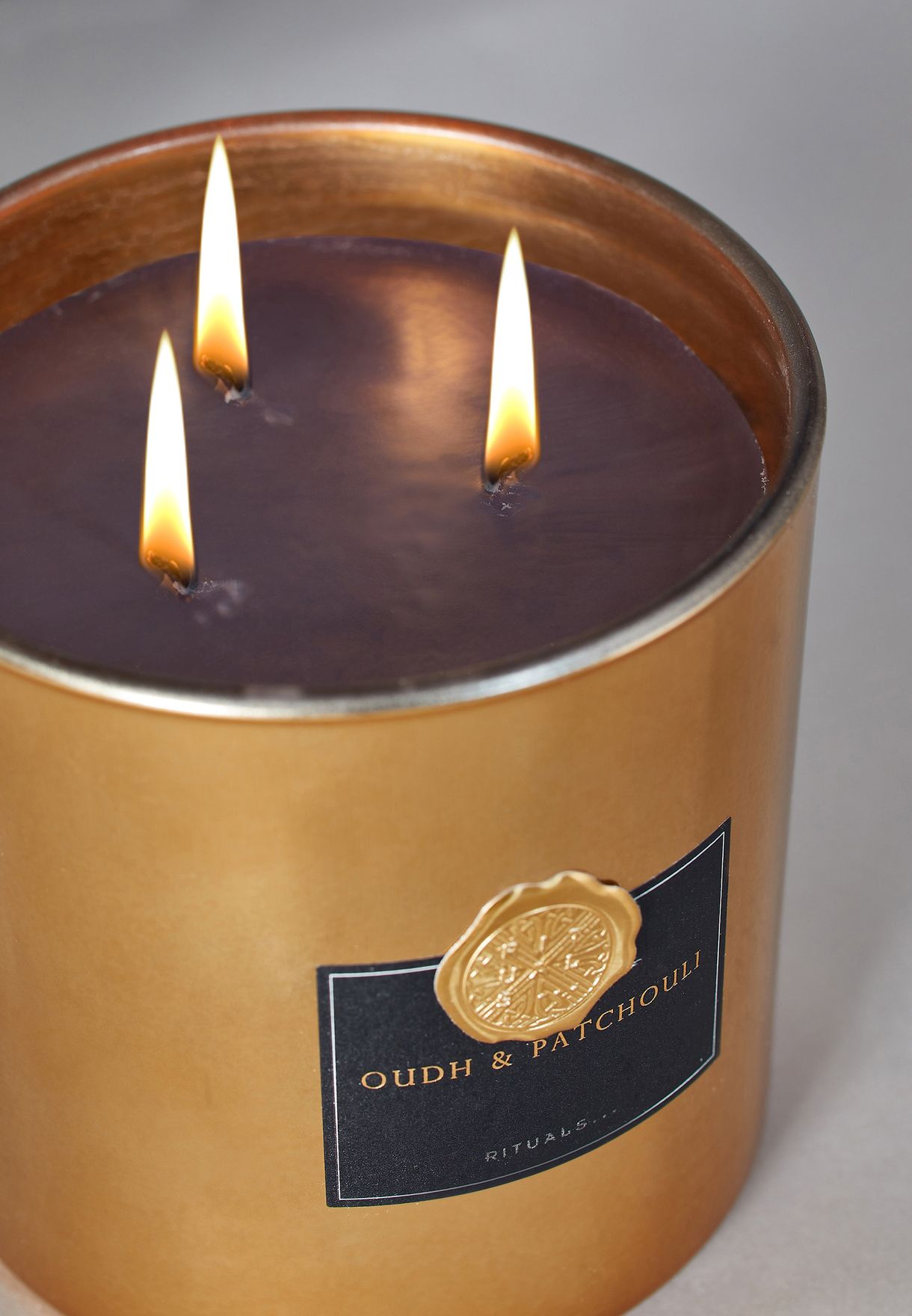The Ritual of Oudh Scented Candle XL