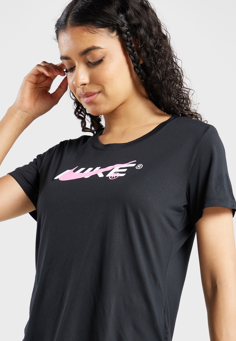 dienen niet werper Buy Nike black Dri-Fit One Graphic T-Shirt for Kids in MENA, Worldwide