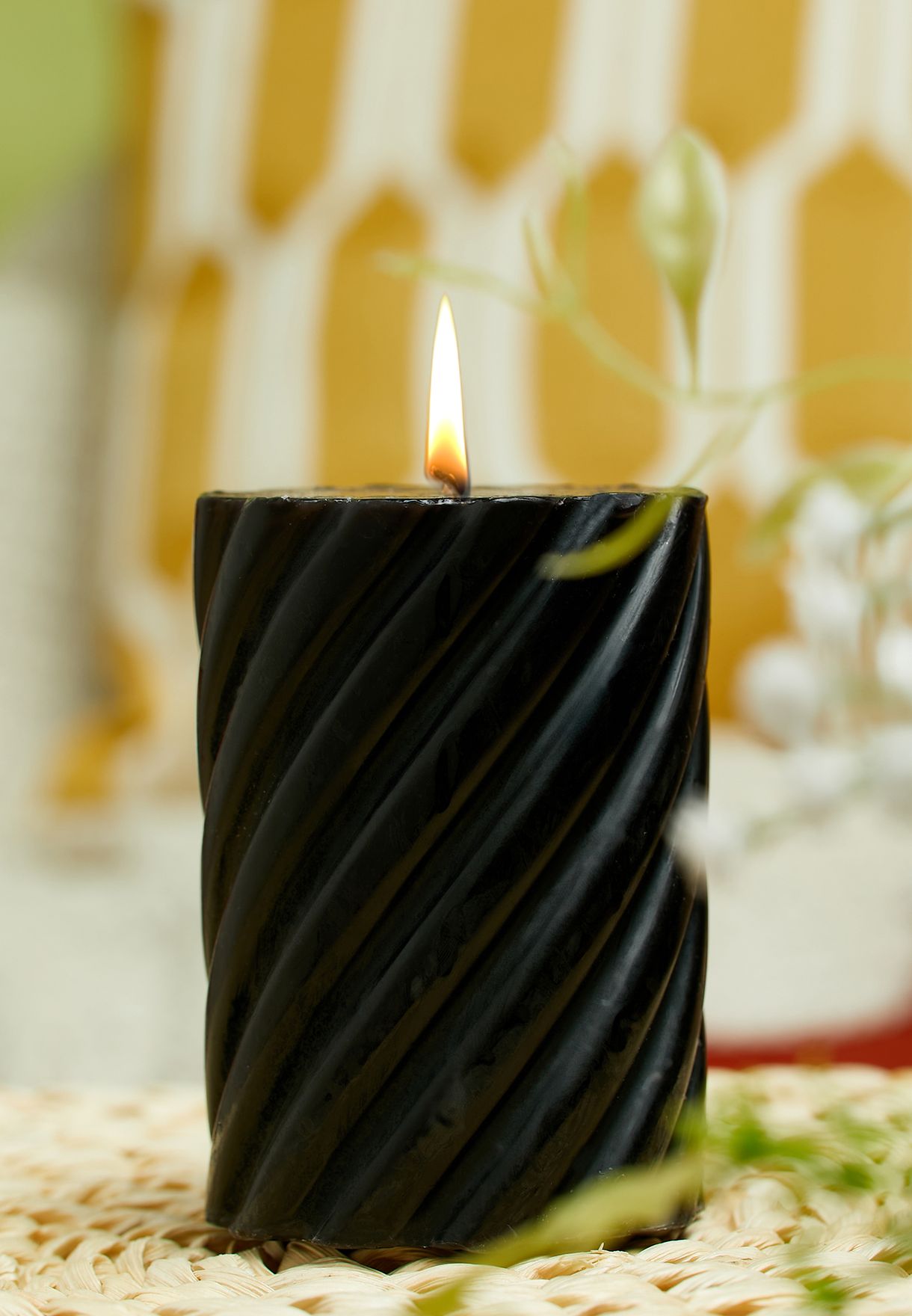Black Medium Pillar Swirl Candle