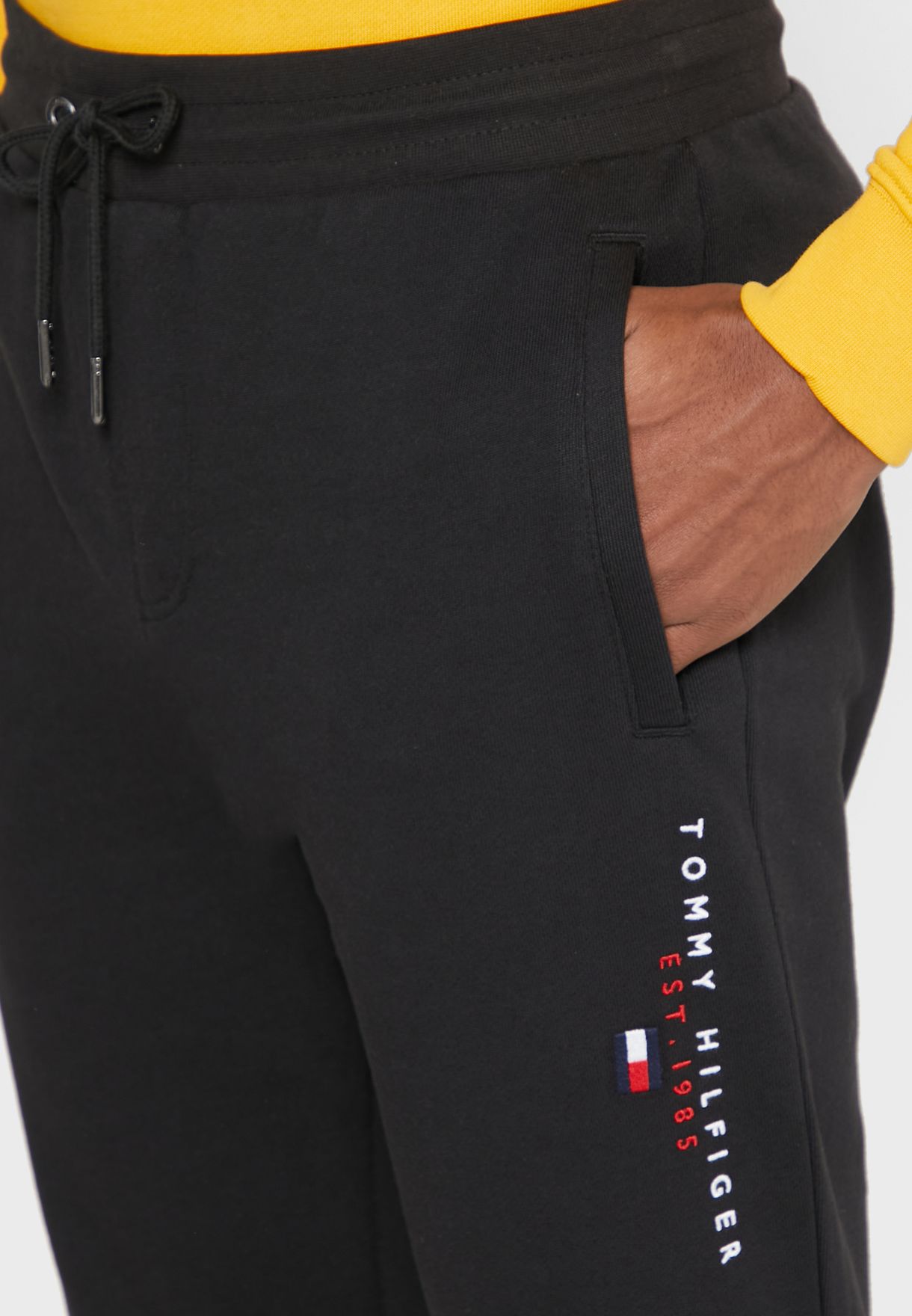 tommy hilfiger essential sweatpants