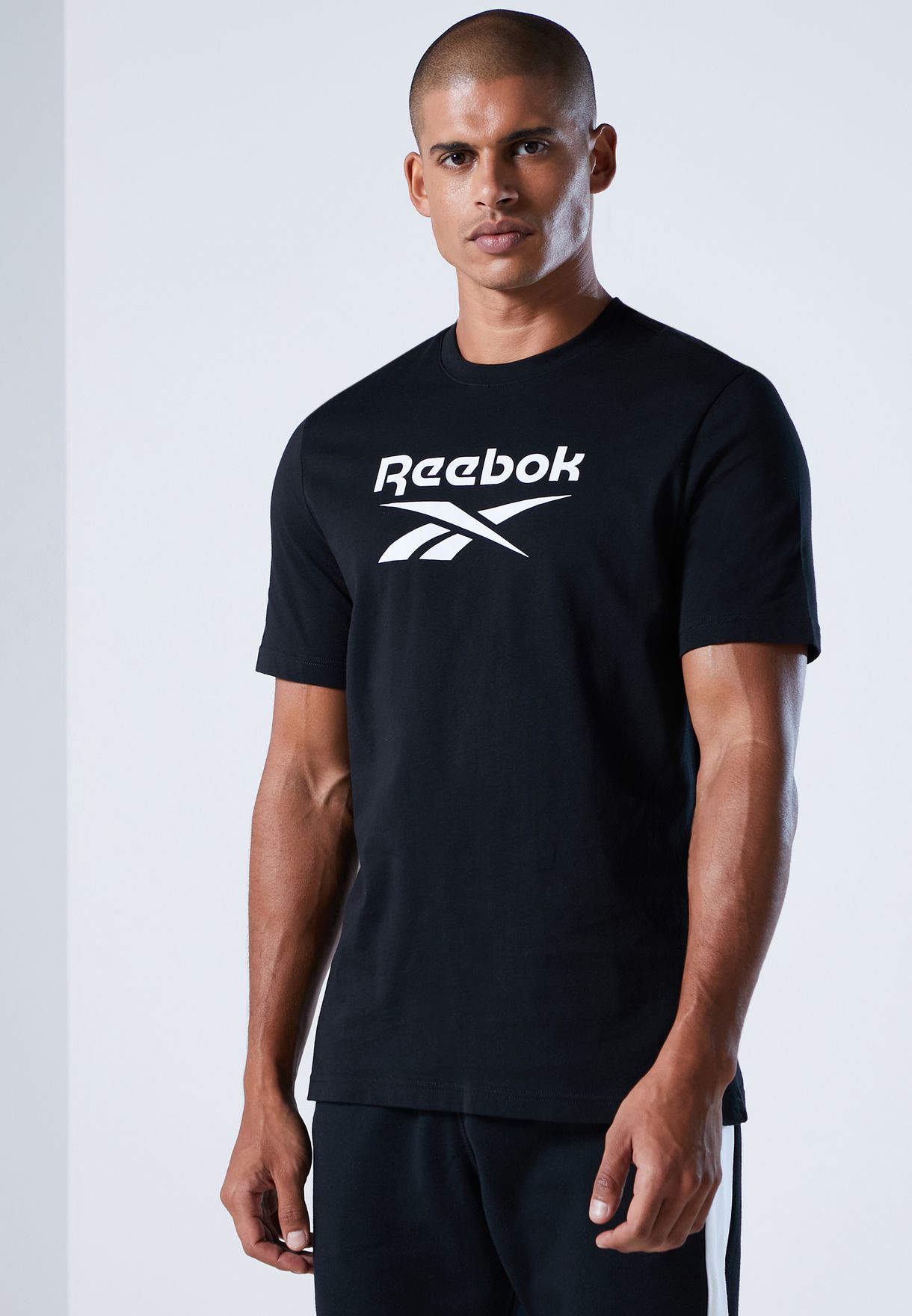 Buy Reebok black Classics Vector T-Shirt for Kids in MENA, Worldwide