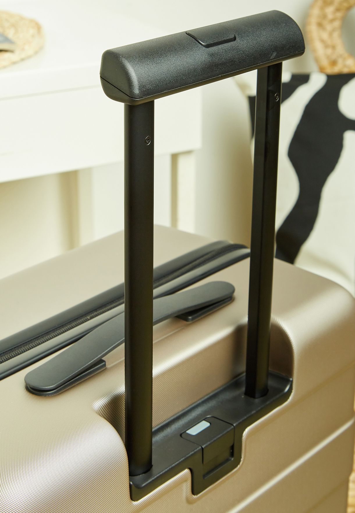 Handle Adjustable Hard Carry Suitcase 63L