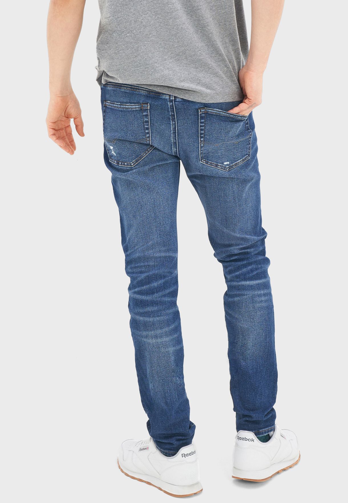 Distressed Skinny Fit Jeans