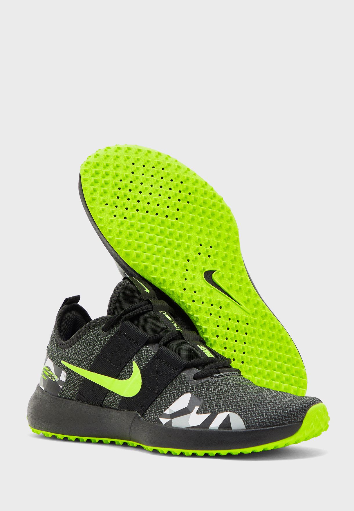 nike varsity compete tr 2 ghost green