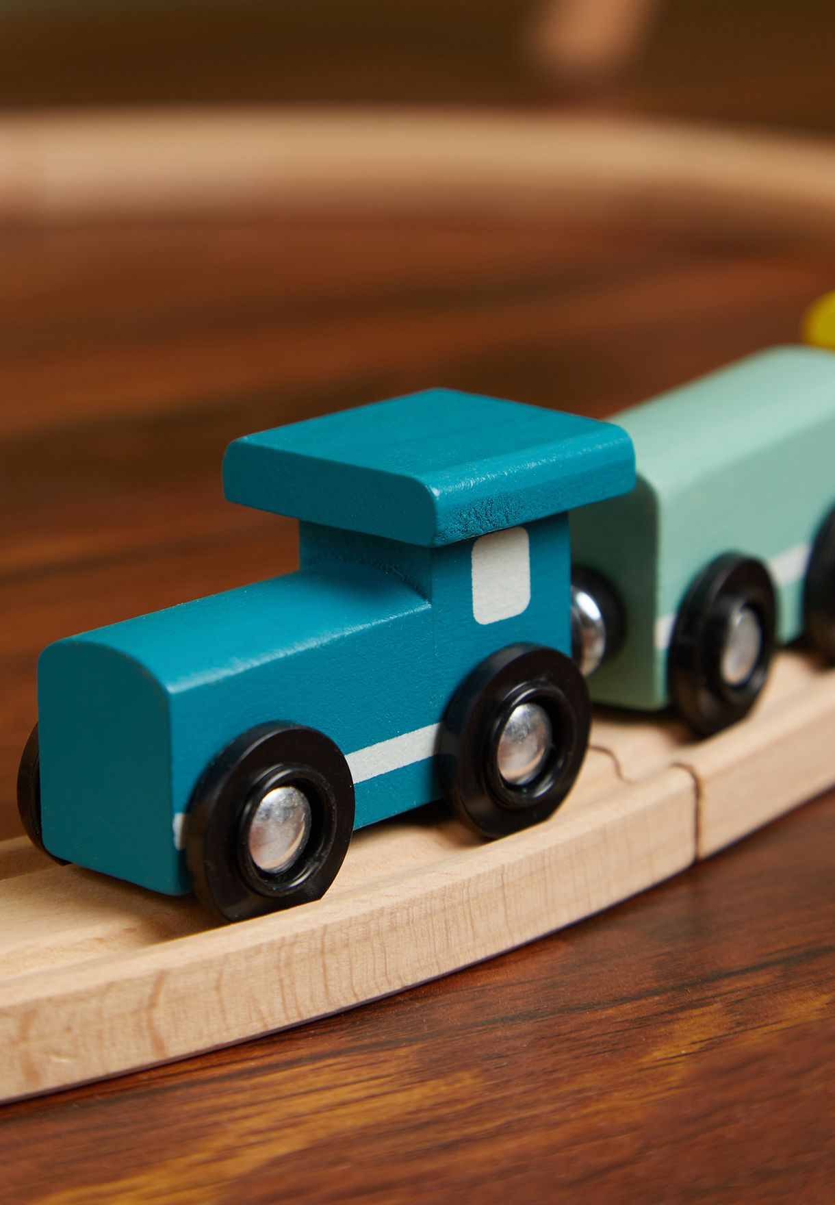 مجموعة تركيب قطار خشبي من 24 قطعة