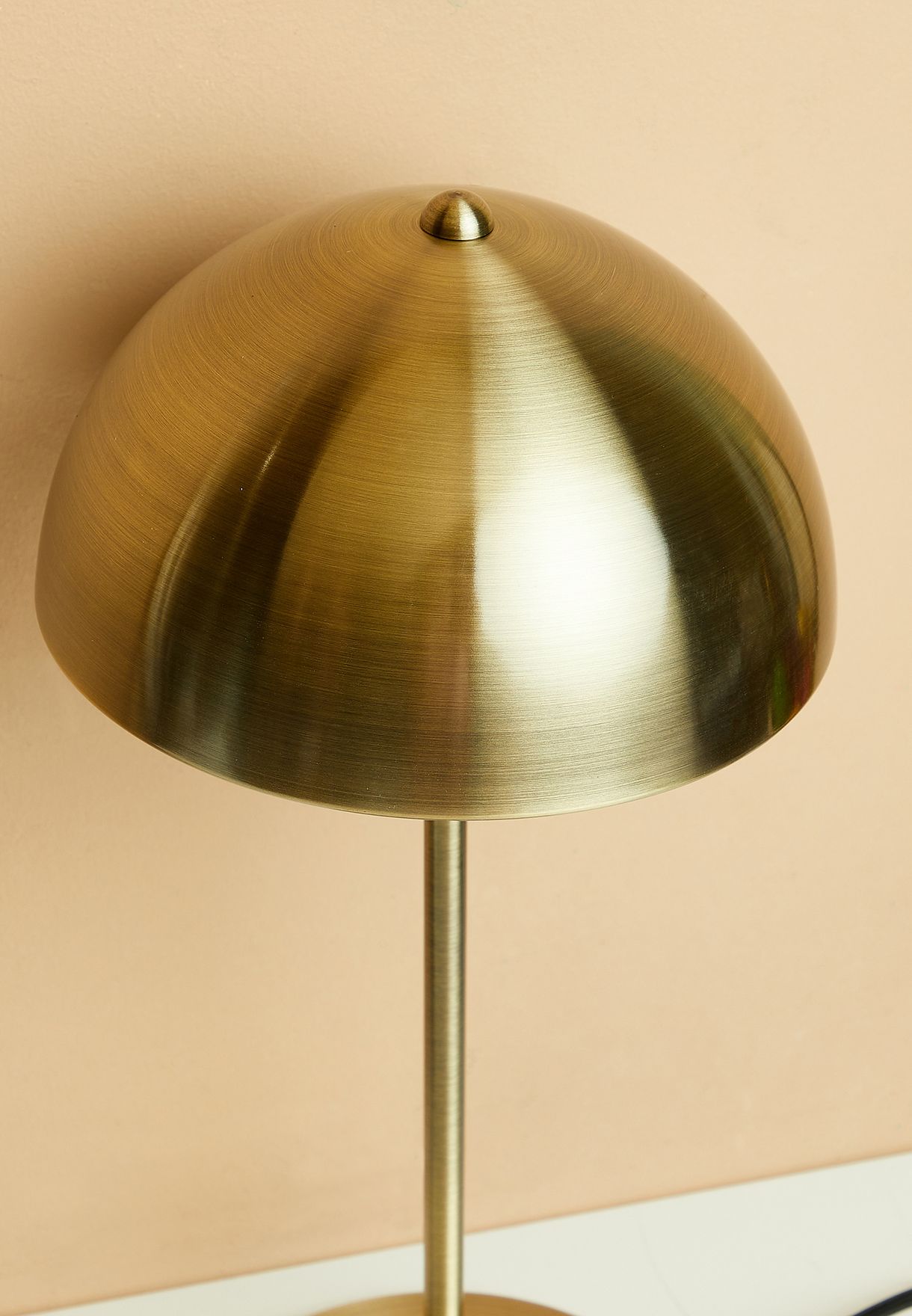 Bonnet Antique Gold Metal Table Lamp