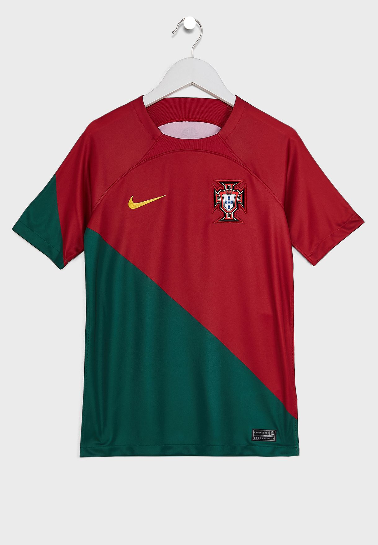 تيشيرت بشعار فريق البرتغال لكرة القدم