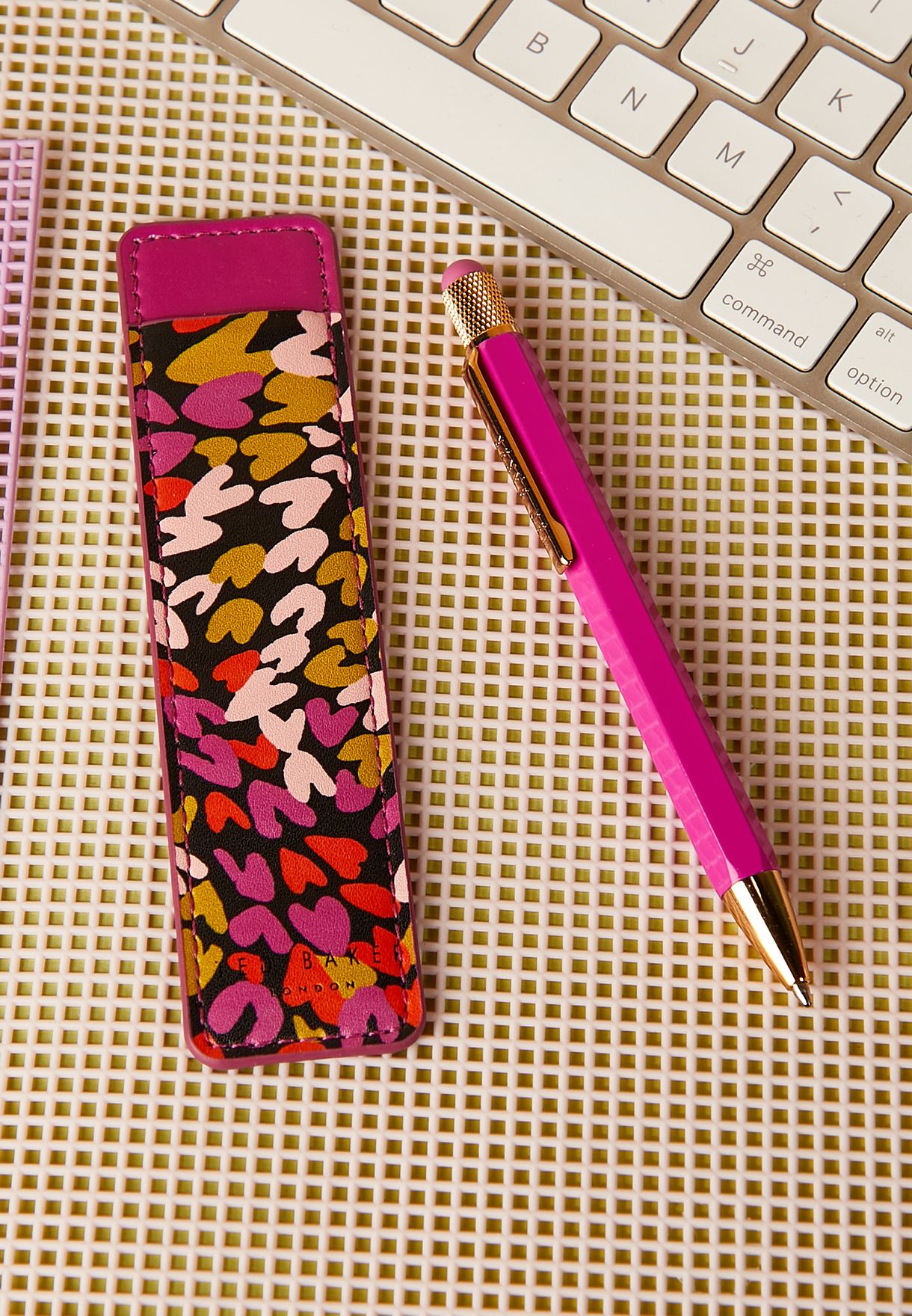 Love Heart Printed Touch Pen And Pouch Set