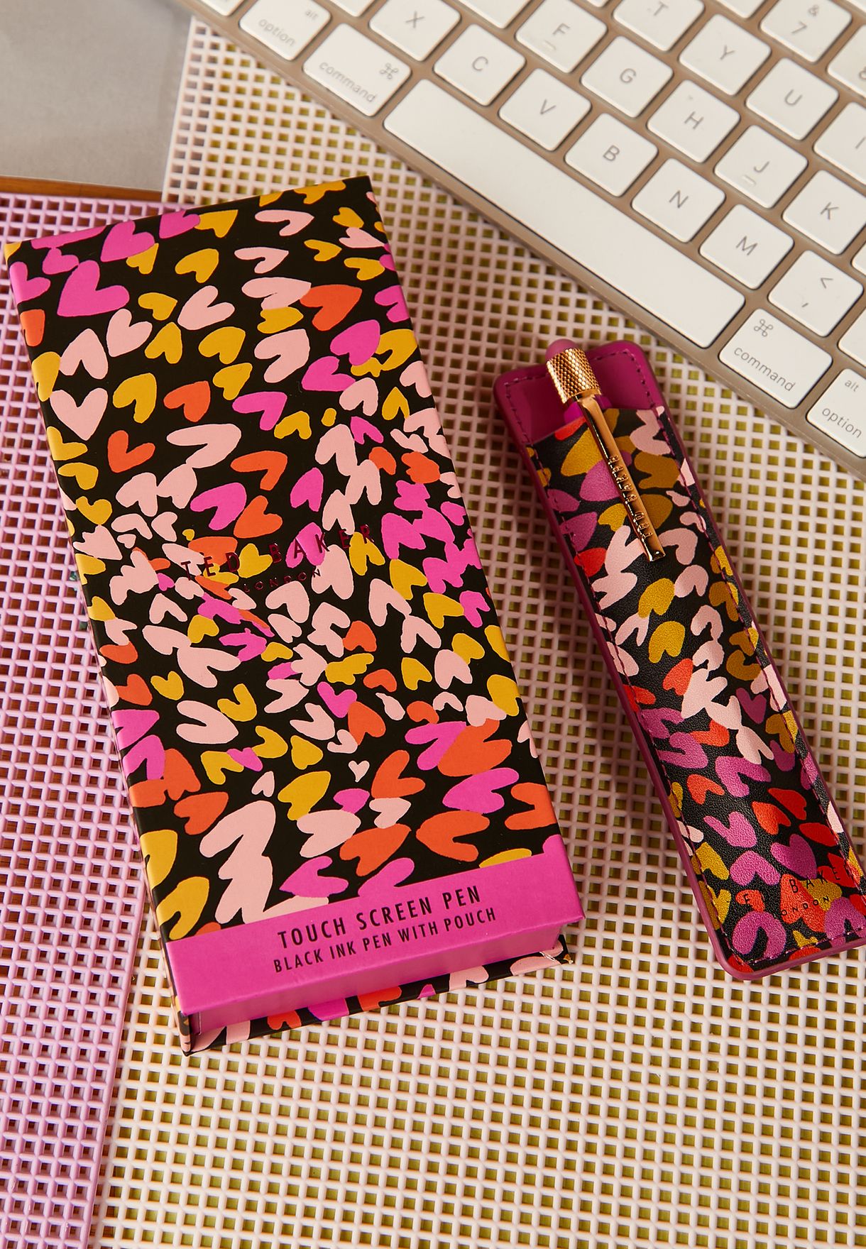 Love Heart Printed Touch Pen And Pouch Set