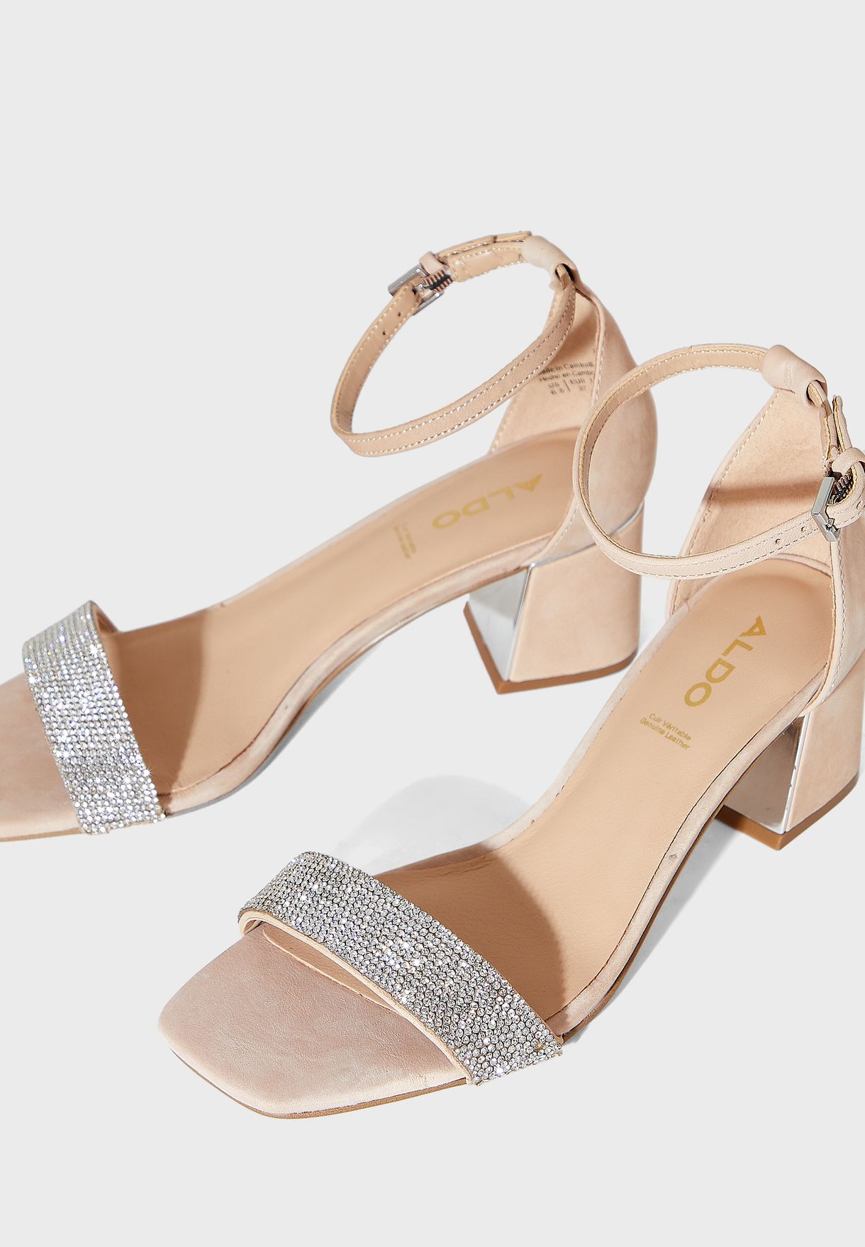 Kedeaviel Sandals