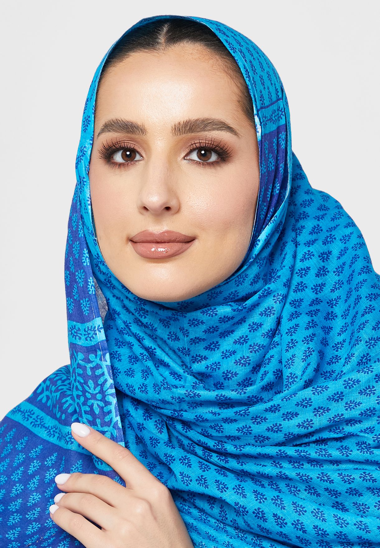 جلابية محبوكة بنمط كتل الألوان